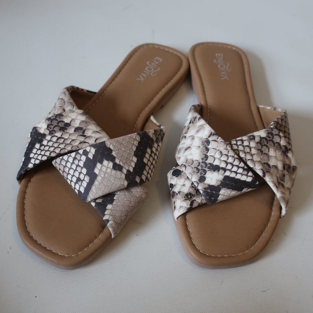 NWOB Womens Enjoiya Natural Python Taupe Gray Cream Slip-On Flat Sandal 39 US/9*